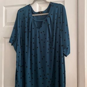 Worthington Plus size keyhole top size 4x